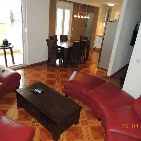 Apartments Naomi And Marsel Трогир Екстериор снимка