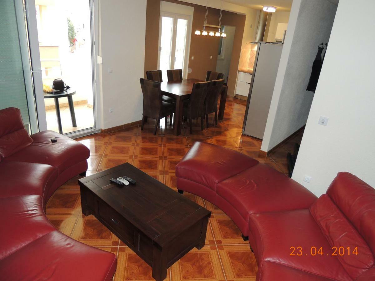 Apartments Naomi And Marsel Трогир Екстериор снимка