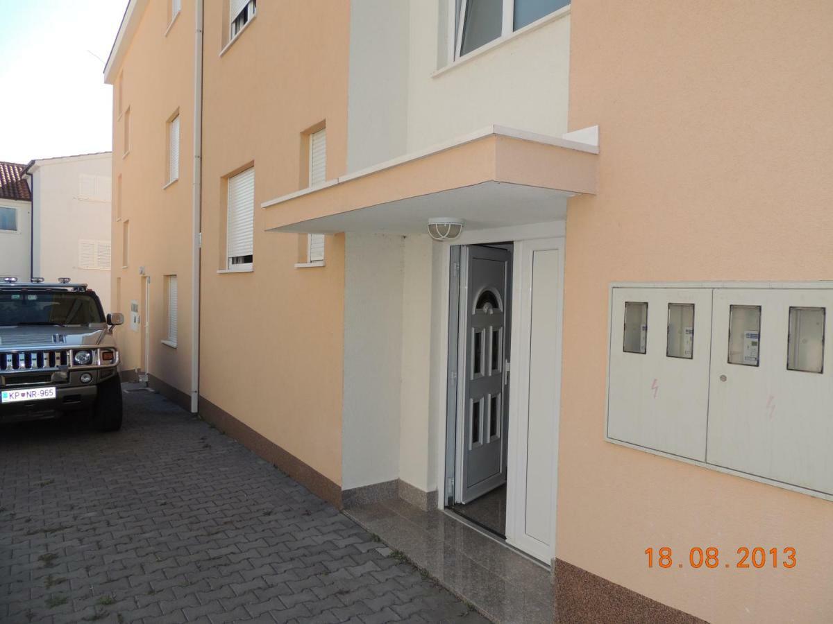 Apartments Naomi And Marsel Трогир Екстериор снимка