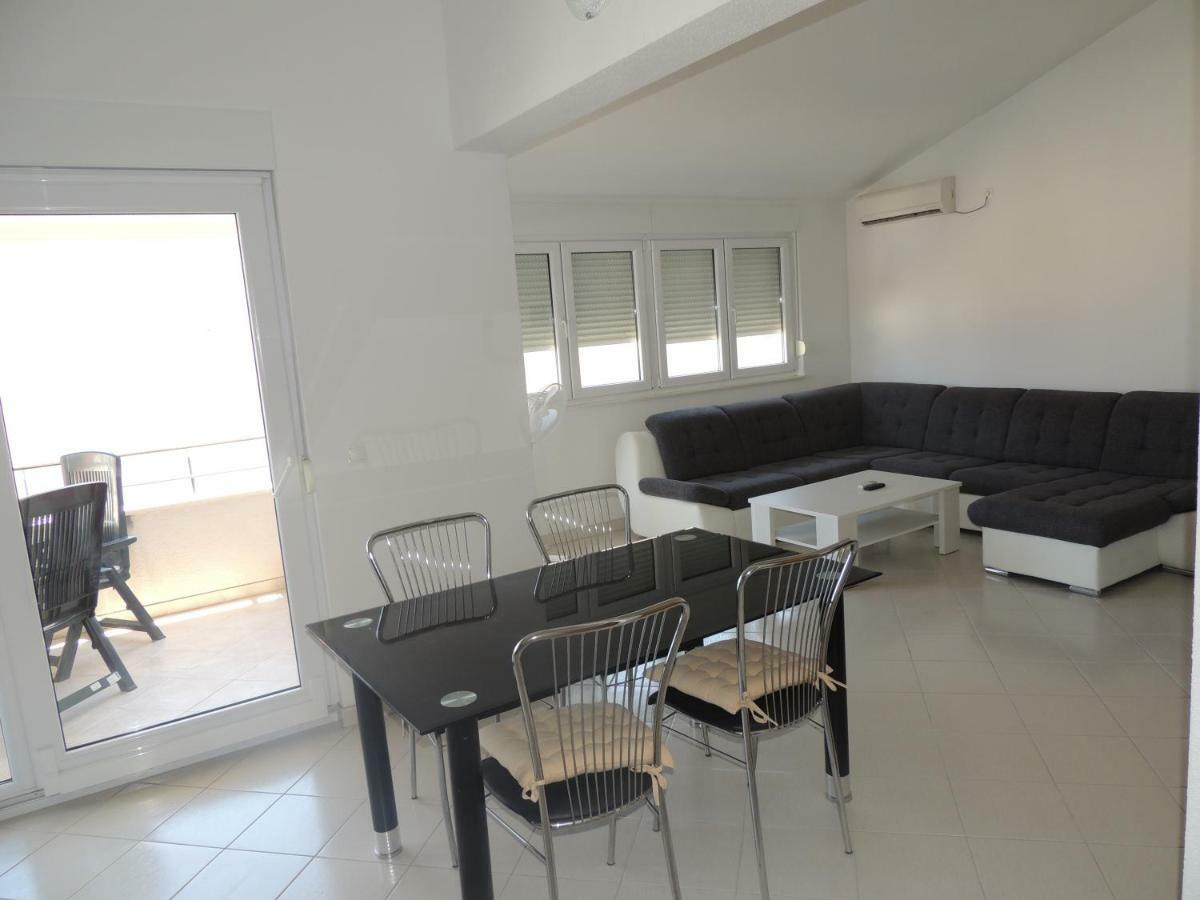 Apartments Naomi And Marsel Трогир Екстериор снимка