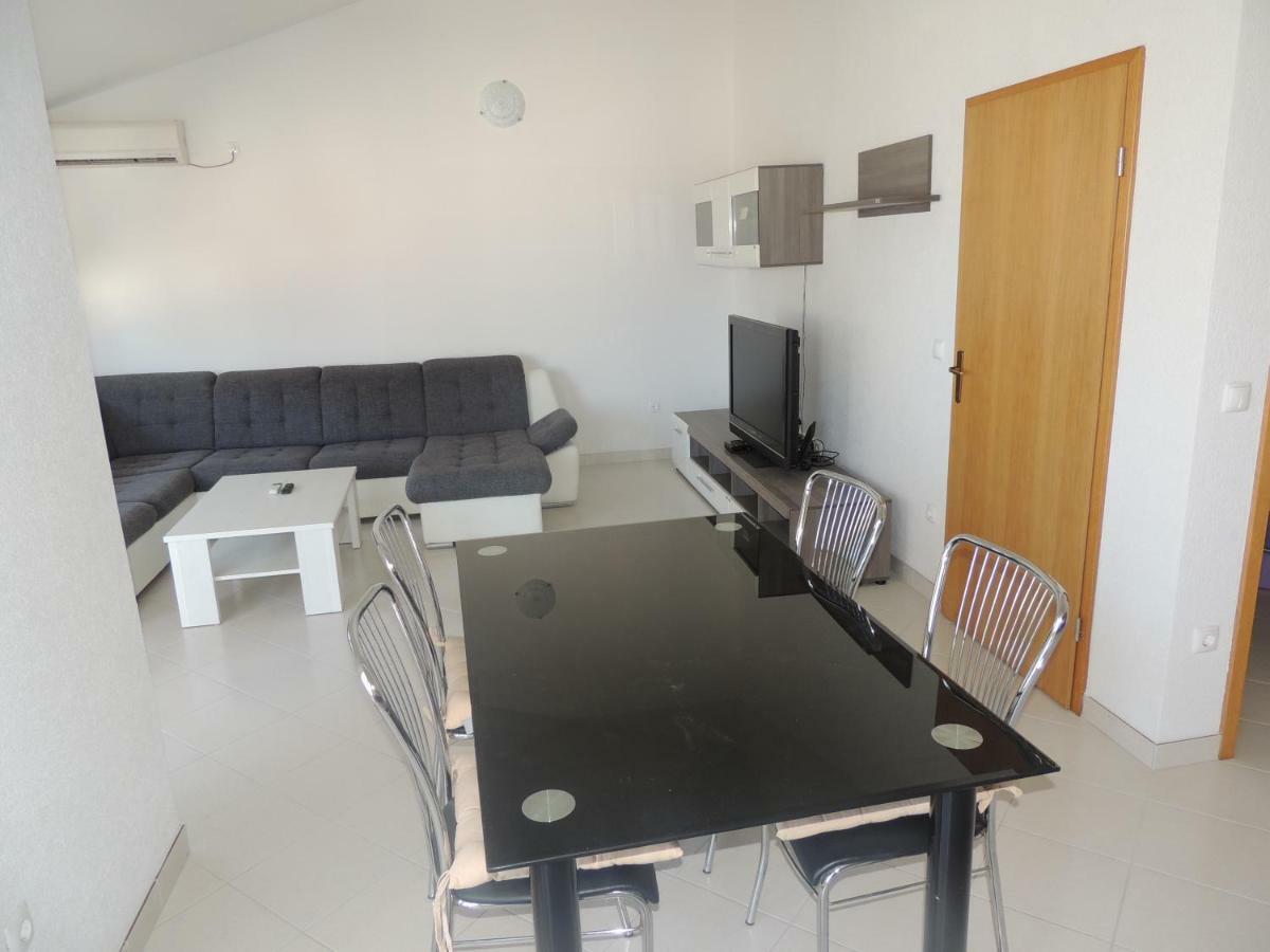 Apartments Naomi And Marsel Трогир Екстериор снимка