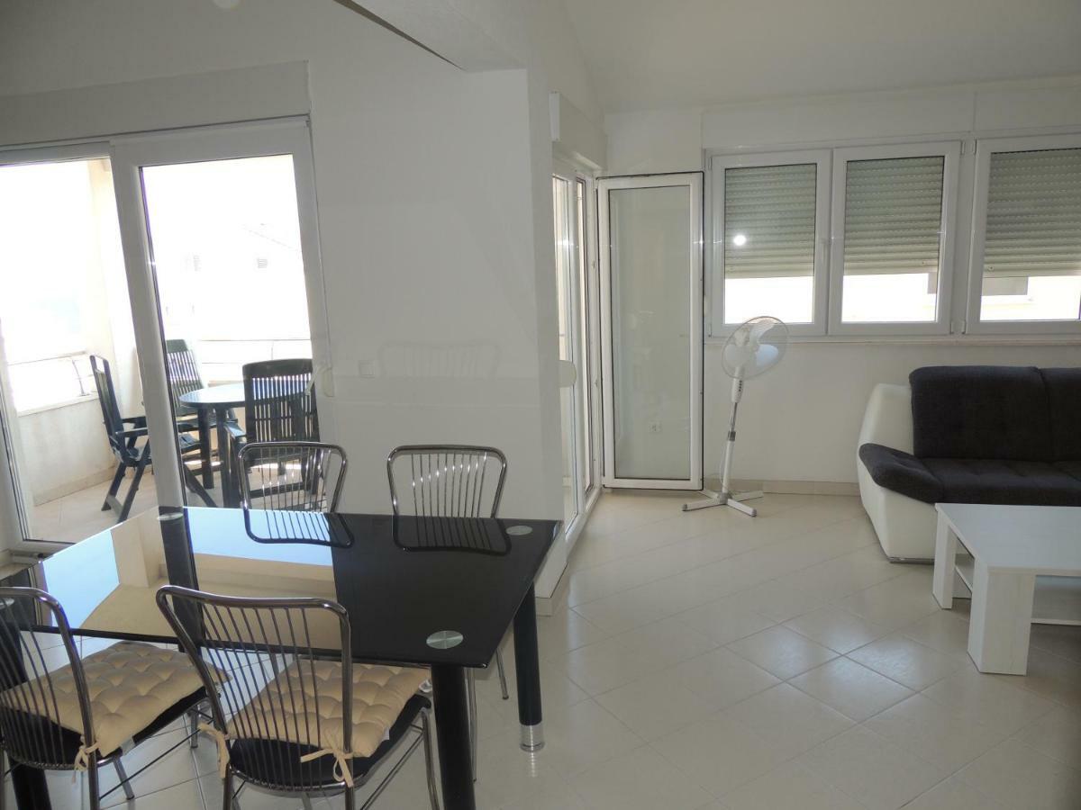 Apartments Naomi And Marsel Трогир Екстериор снимка